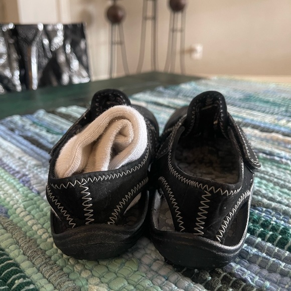 Nike Water Shoe Aqua Shoe with protective toe covering - Picture 2 of 4